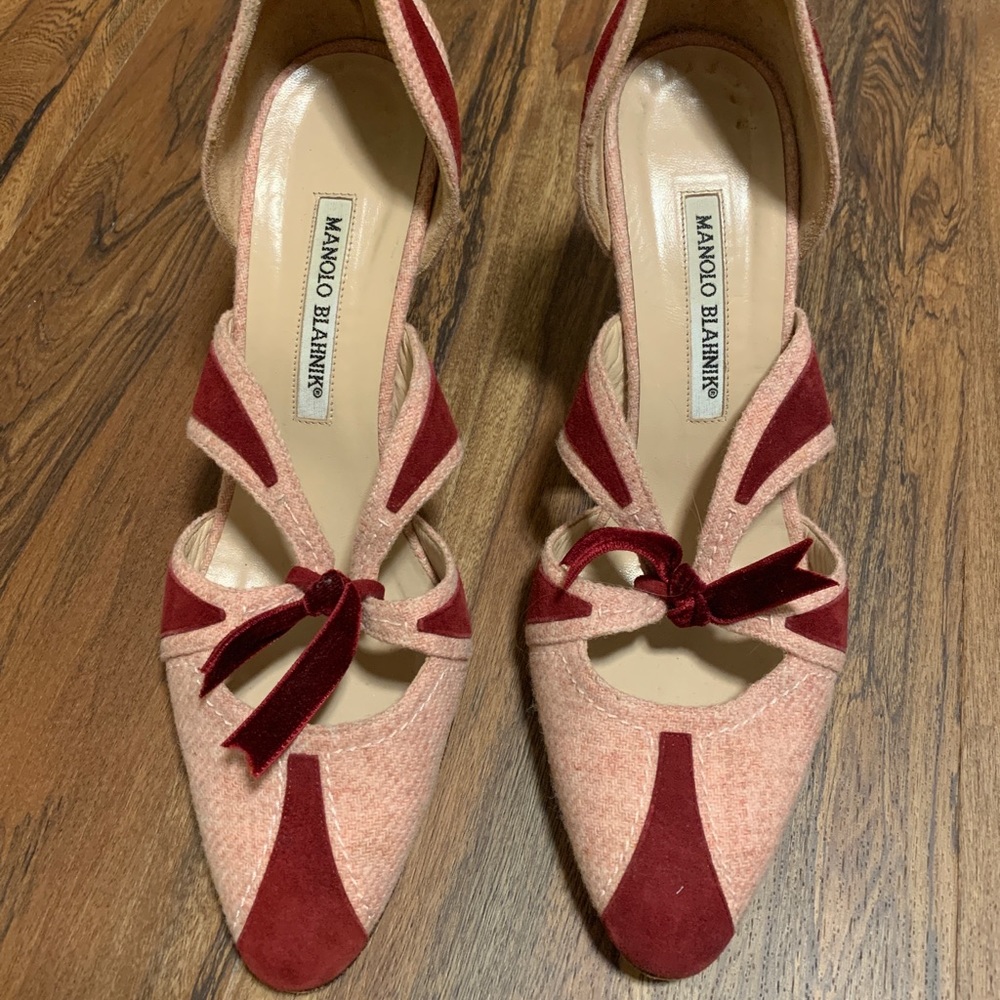 Manolo Blahnik 9.5 shoes heels